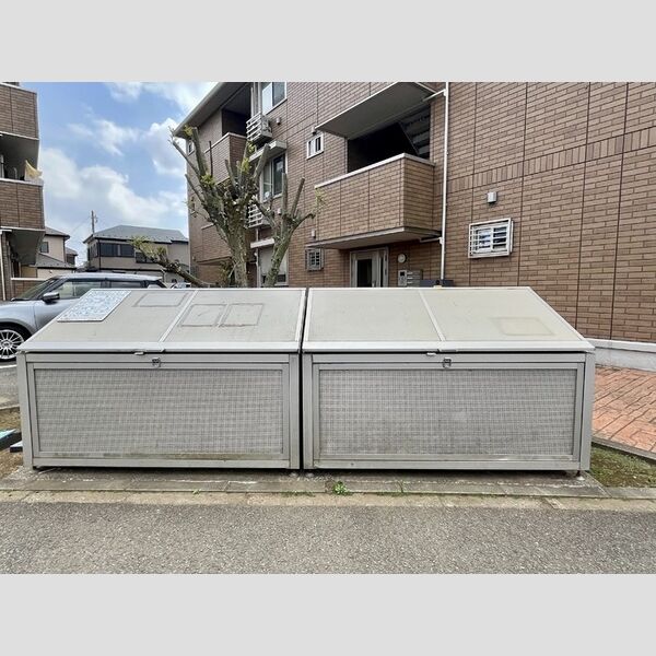 現地周辺 (ゴミステーション)