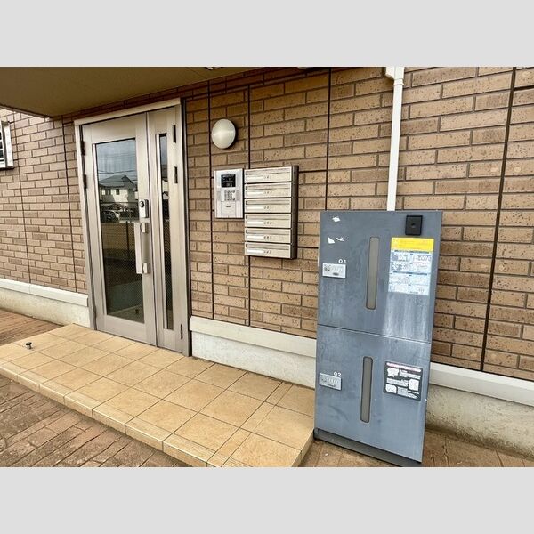 エントランス (エントランス)