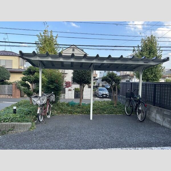 現地周辺 (駐輪場)