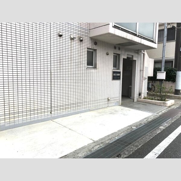 エントランス (エントランス)