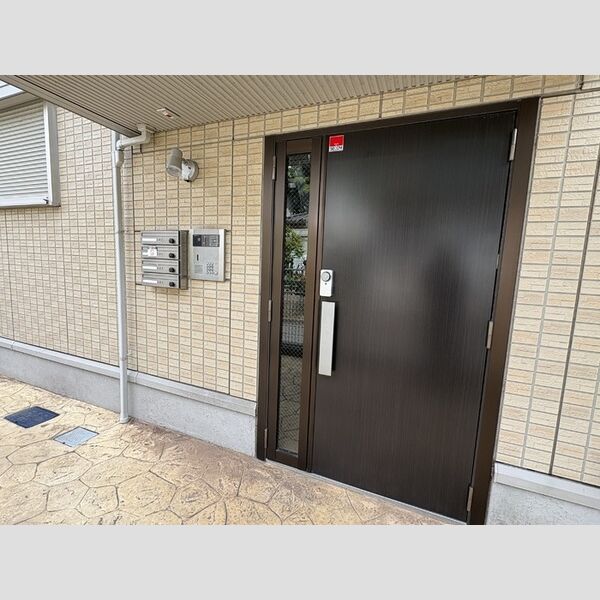 エントランス (エントランス)