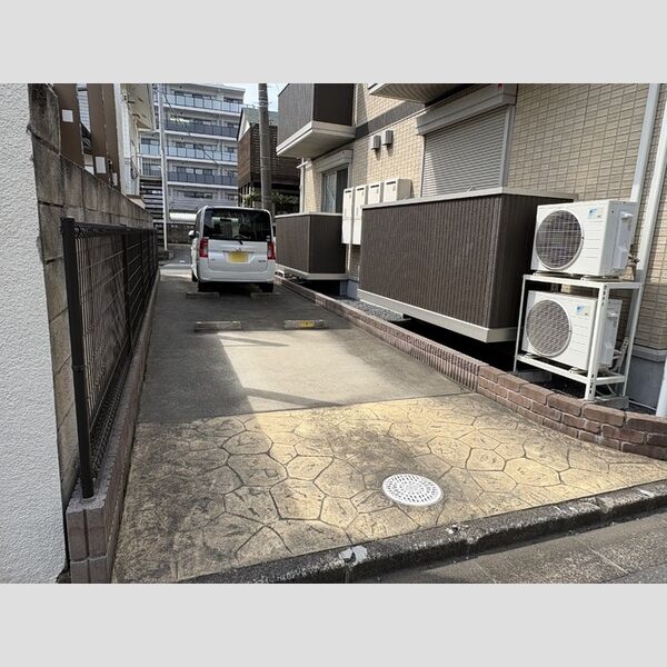 駐車場 (駐車場)