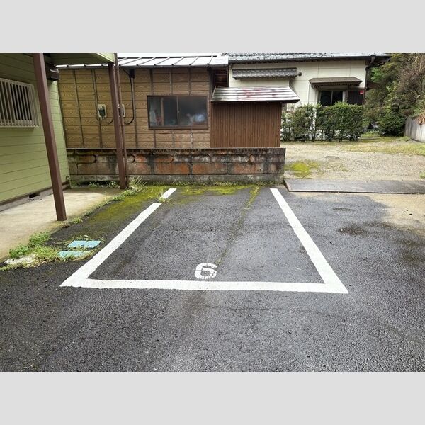 現地周辺 (駐車場)