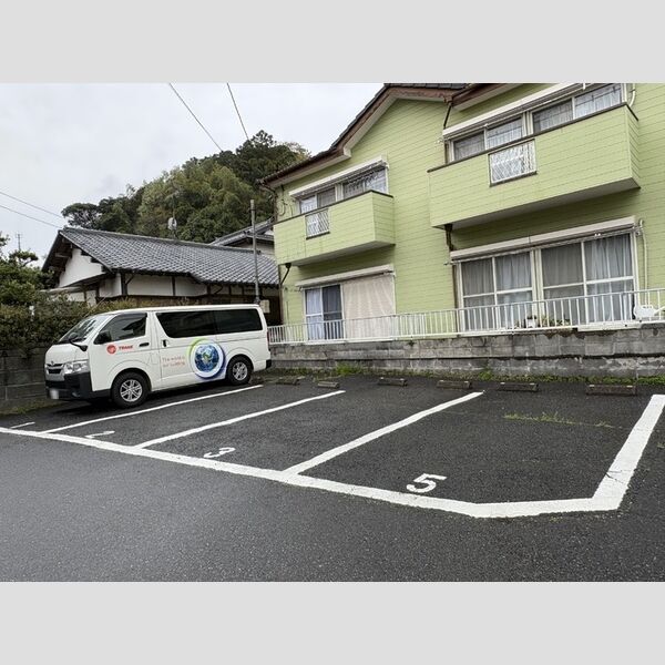 現地周辺 (駐車場)