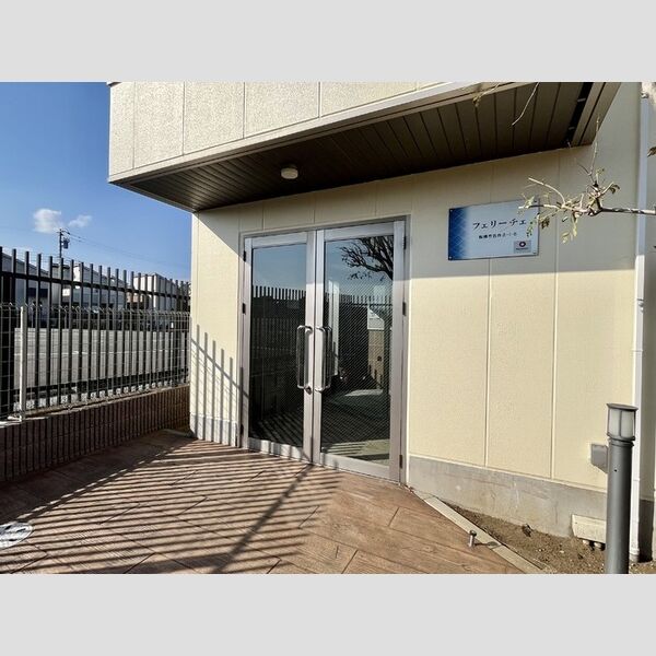 エントランス (エントランス)