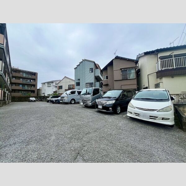 駐車場 (駐車場)