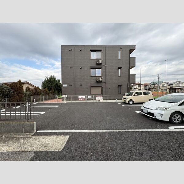 駐車場 (駐車場)