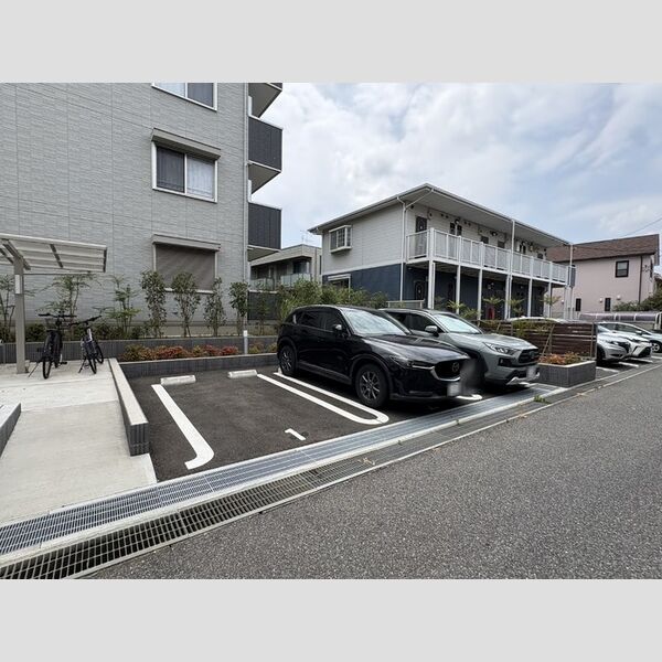 駐車場 (駐車場)