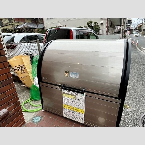 現地周辺 (ゴミステーション)