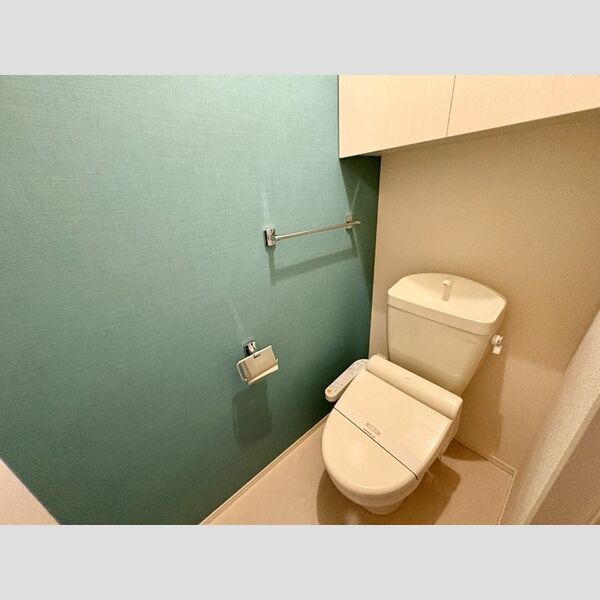 トイレ (トイレ)