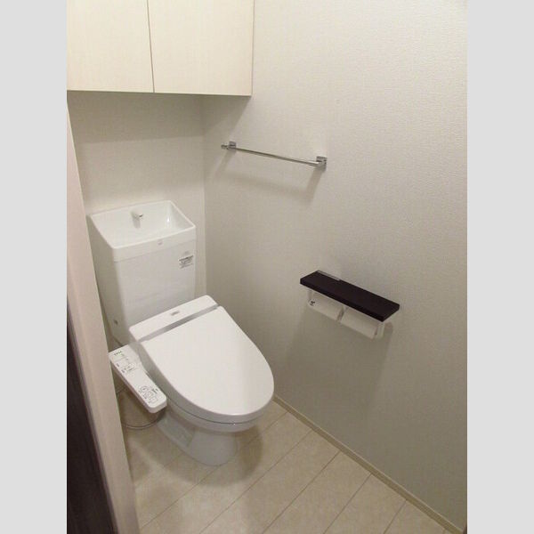 トイレ (トイレ)