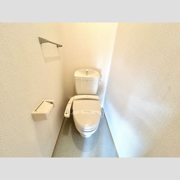 トイレ (トイレ)