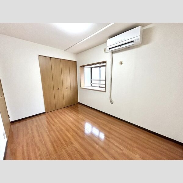 その他 (北側洋室)