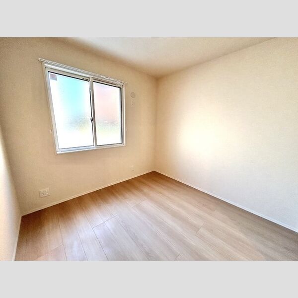 その他 (西側洋室)