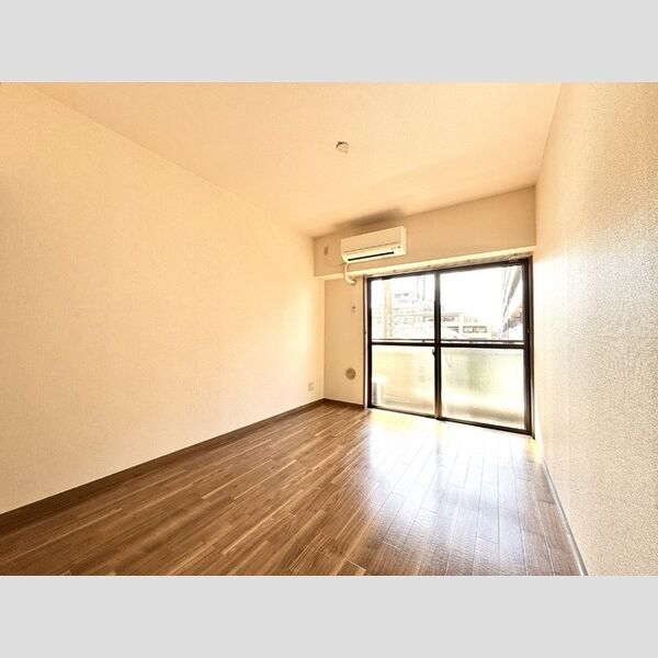 その他 (西側洋室)