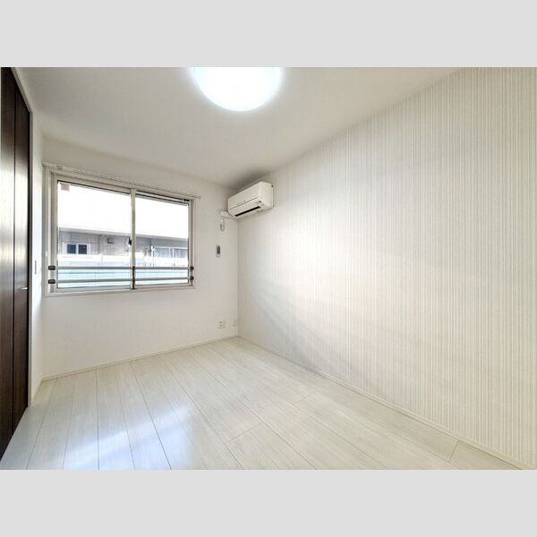 その他 (西側洋室)