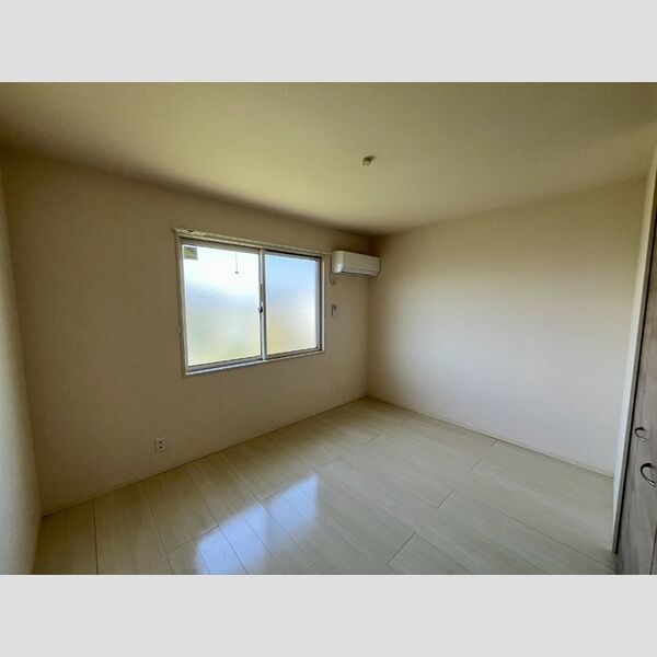 その他 (北側洋室)