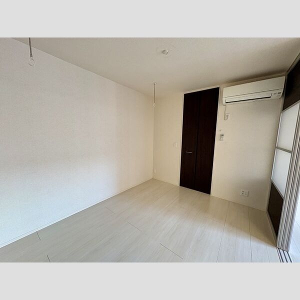 その他 (北側洋室)