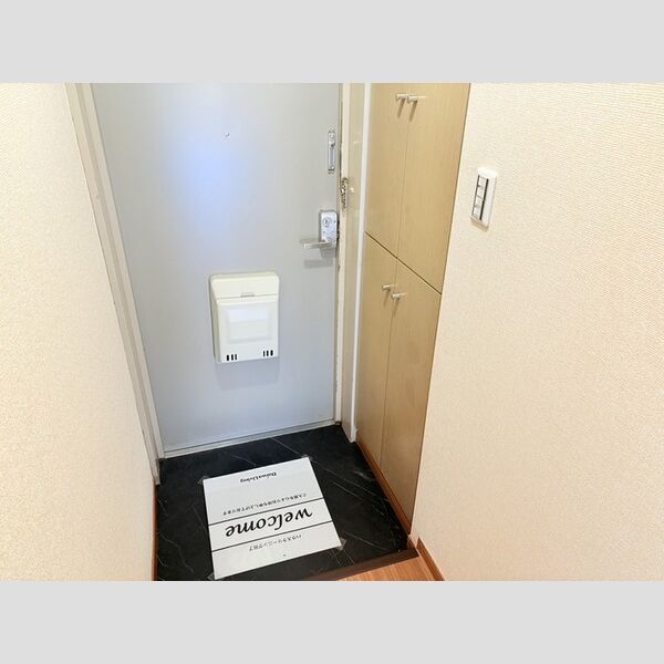 玄関 (玄関)