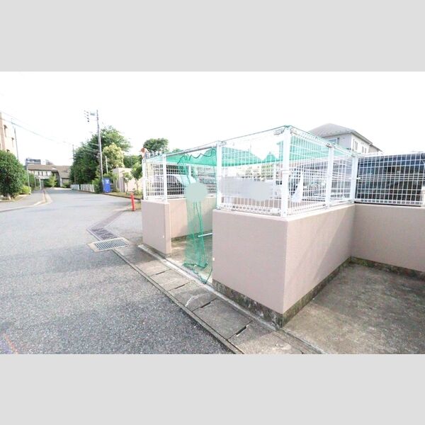 現地周辺 (ゴミ置き場)