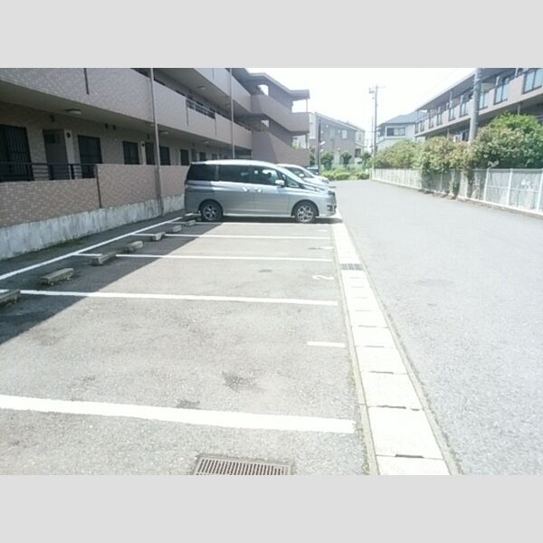 駐車場 (駐車場)