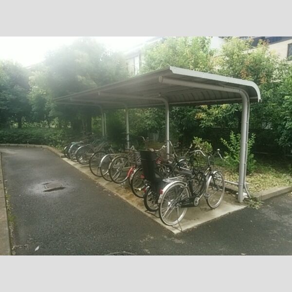 現地周辺 (駐輪場)