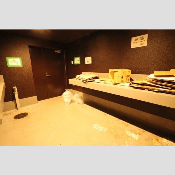 現地周辺 (入居者様専用ゴミ置き場)