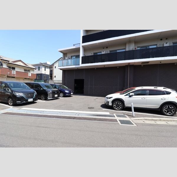 駐車場 (駐車場)