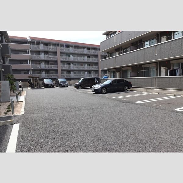 駐車場 (駐車場)