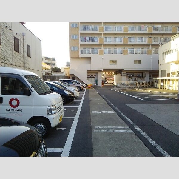 駐車場 (駐車場)