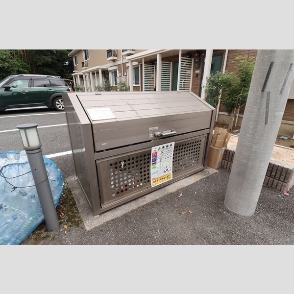 現地周辺 (入居者様専用ゴミスットカー)