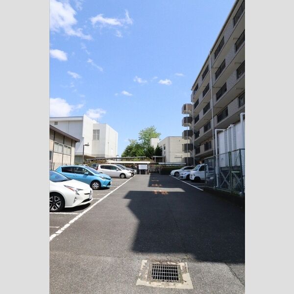 駐車場 (駐車場)