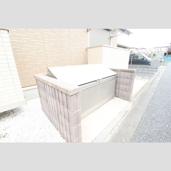 現地周辺 (ゴミステーション)