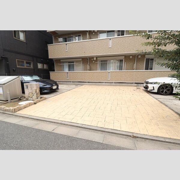 駐車場 (駐車場)