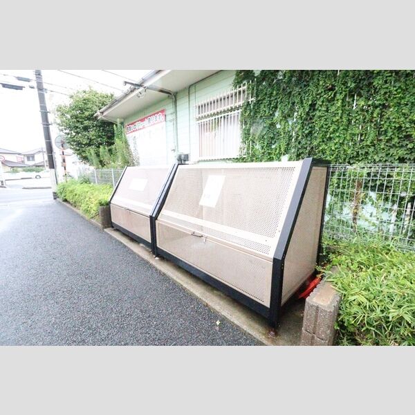 現地周辺 (ゴミステーション)