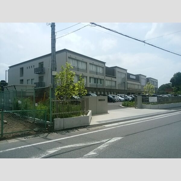 現地周辺 (中学校 55m)