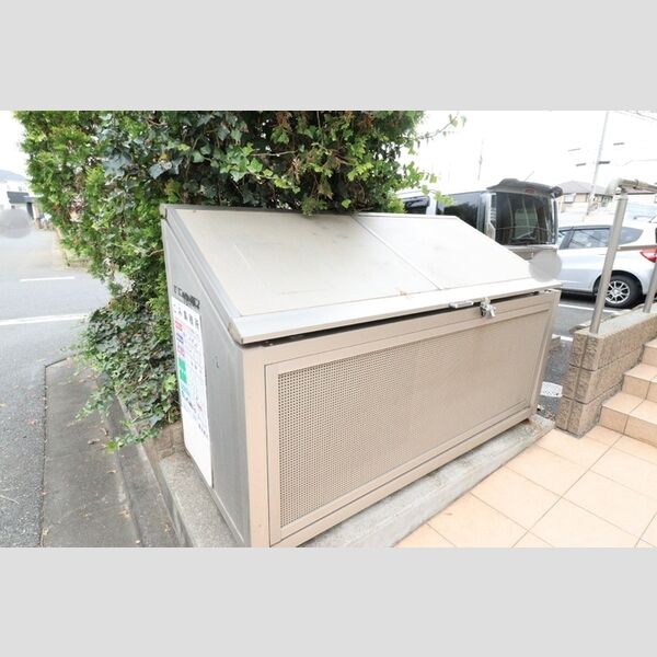 現地周辺 (ゴミステーション)