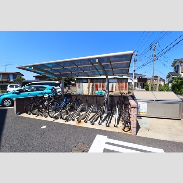 現地周辺 (駐輪場)