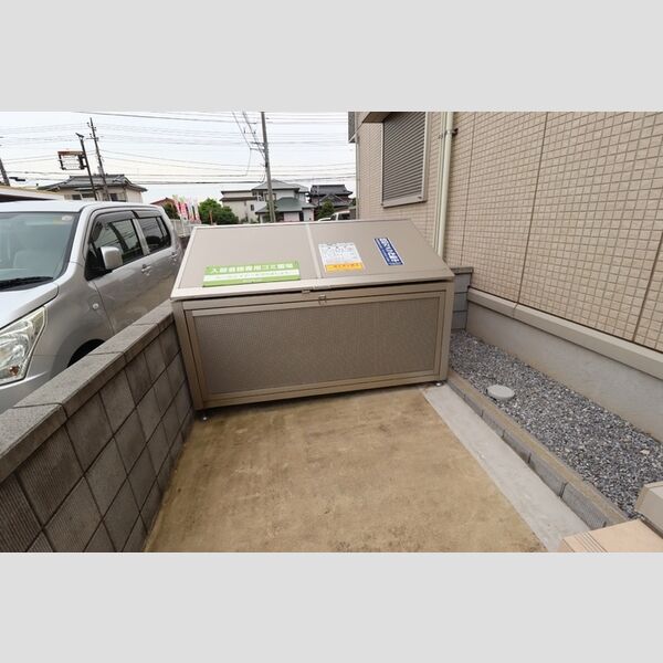 現地周辺 (入居者様専用ゴミストッカー)