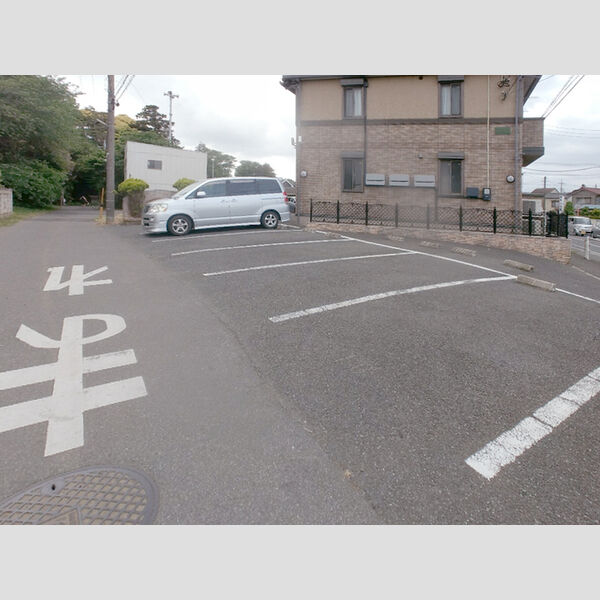 駐車場 (駐車場、防犯カメラ付き(事故、事件の責任は負いかねます))