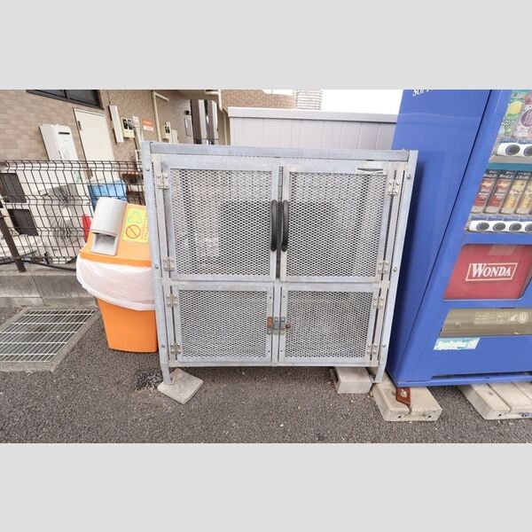 現地周辺 (入居者様専用ゴミストッカー)