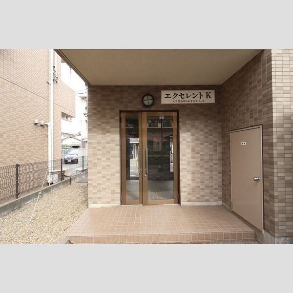エントランス (エントランス)