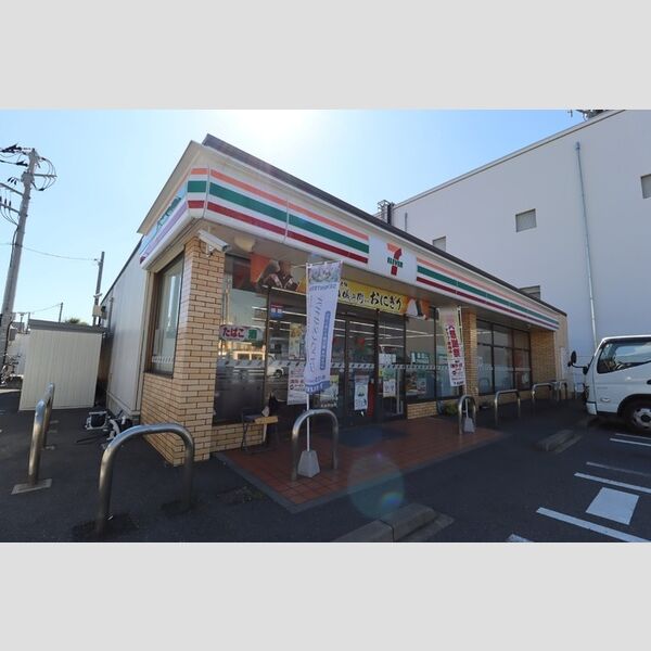 現地周辺 (セブンイレブンまで334m)