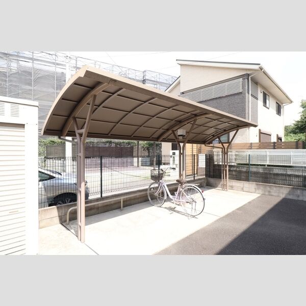 現地周辺 (駐輪場)