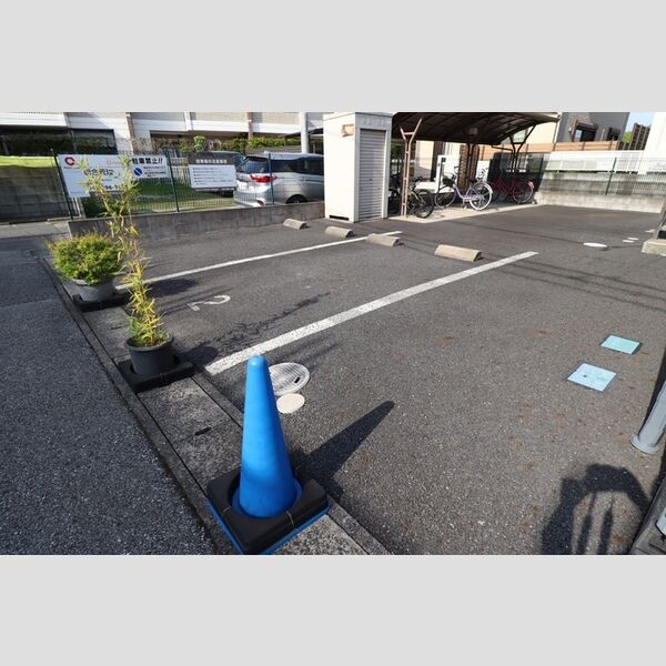 駐車場 (駐車場)