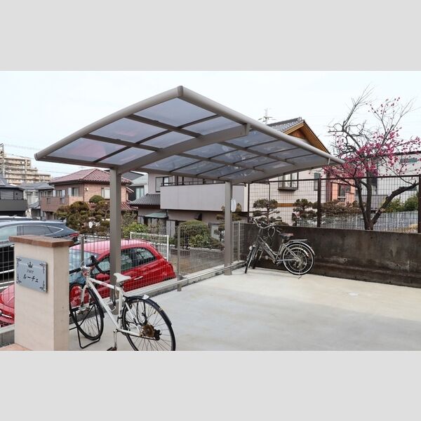 現地周辺 (駐輪場)