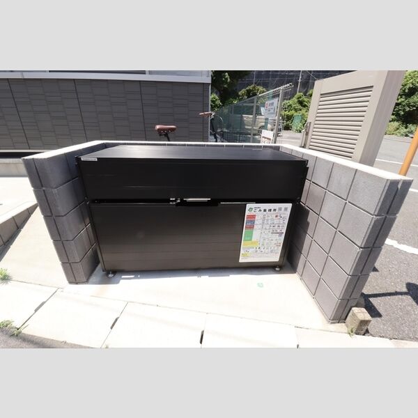 現地周辺 (入居者様専用ゴミストッカー)