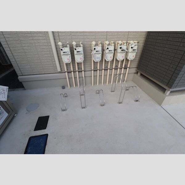 現地周辺 (駐輪場)