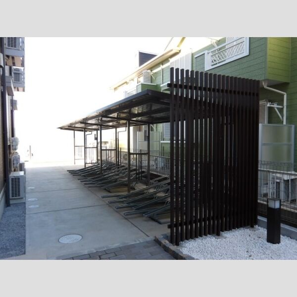 現地周辺 (駐輪場)