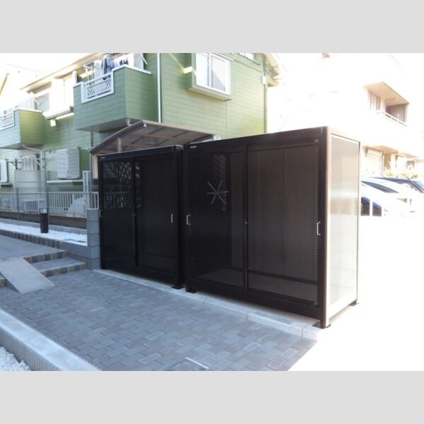 現地周辺 (入居者様専用ゴミ置き場)